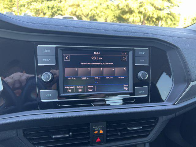 Photo of 2019 Pure White Volkswagen Jetta
