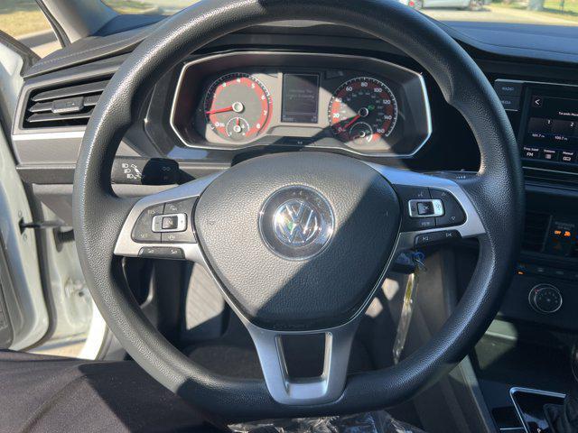 Photo of 2019 Pure White Volkswagen Jetta