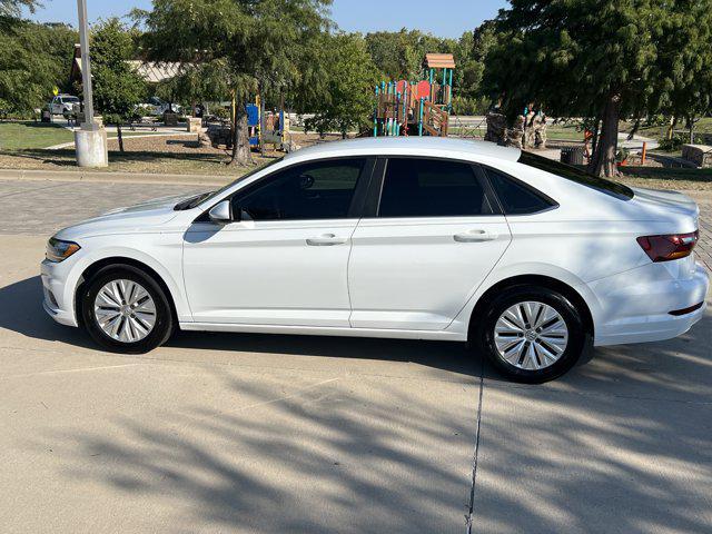 Photo of 2019 Pure White Volkswagen Jetta