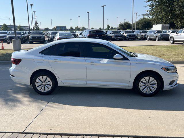 Photo of 2019 Pure White Volkswagen Jetta