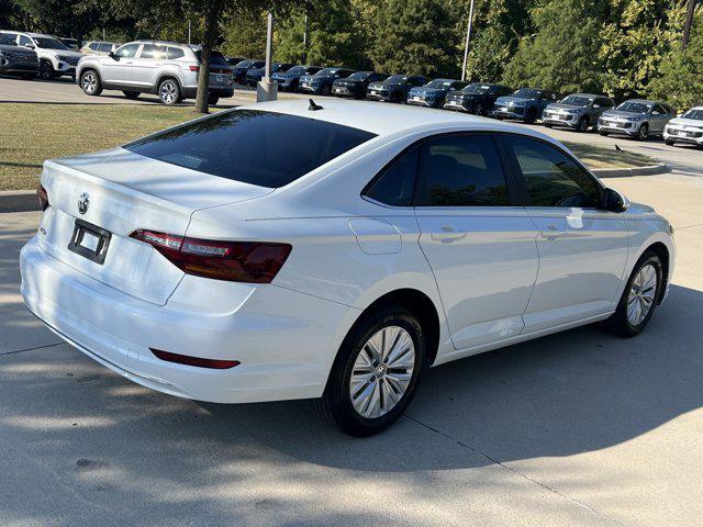 Photo of 2019 Pure White Volkswagen Jetta