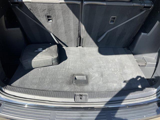 Photo of 2022 Deep Black Pearl Volkswagen Atlas