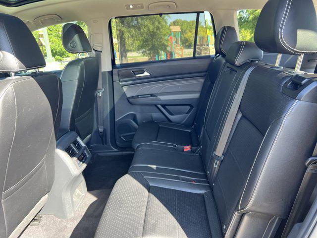 Photo of 2022 Deep Black Pearl Volkswagen Atlas