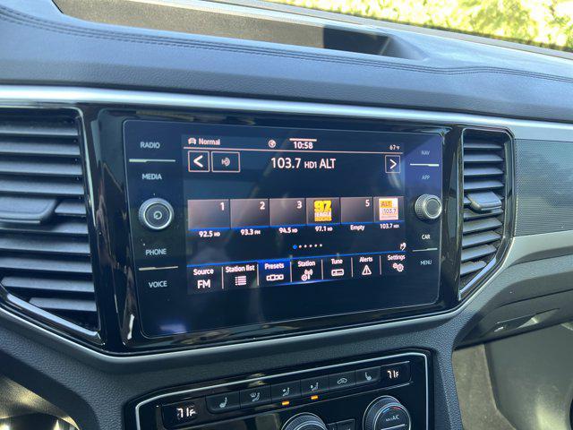 Photo of 2022 Deep Black Pearl Volkswagen Atlas