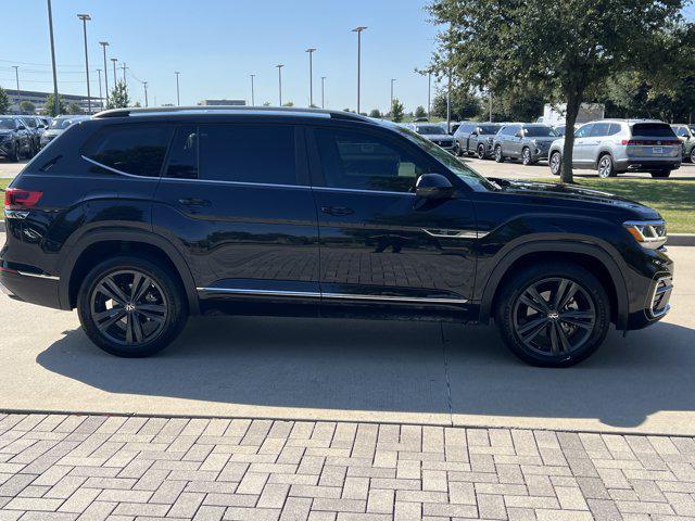 Photo of 2022 Deep Black Pearl Volkswagen Atlas