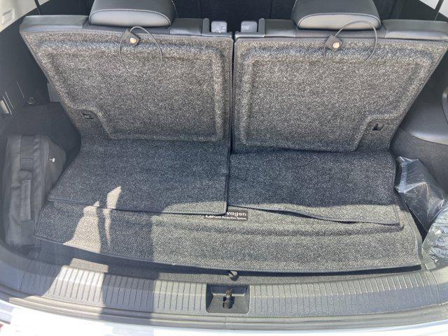 Photo of 2022 Pure White Volkswagen Tiguan