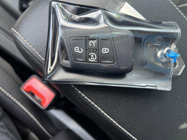 Photo of 2022 Pure White Volkswagen Tiguan