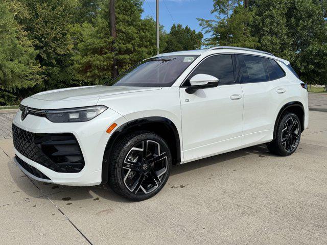 Photo of 2025 Opal White Pearl Volkswagen Tiguan