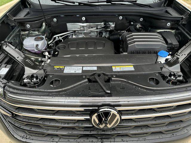 Photo of 2025 Pure Gray Volkswagen Atlas