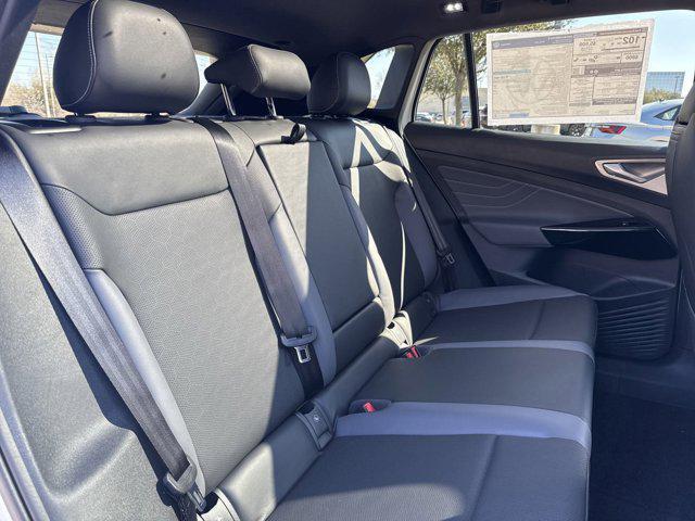 Photo of 2025 silver mist metallic Volkswagen ID.4