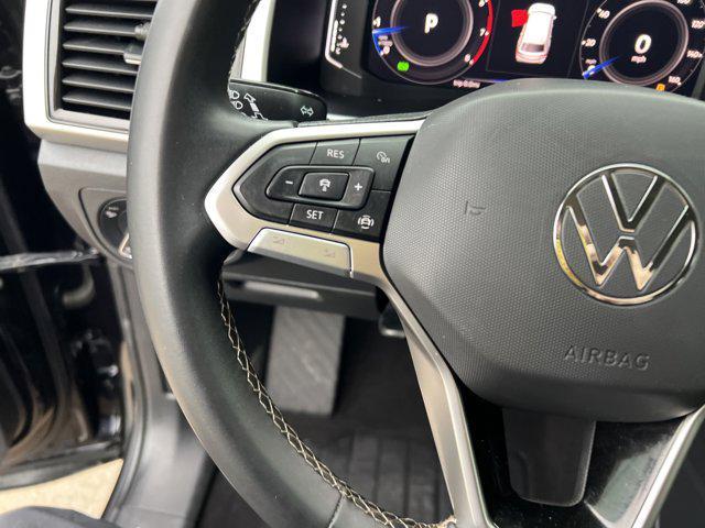 Photo of 2023 Deep Black Pearl Volkswagen Atlas