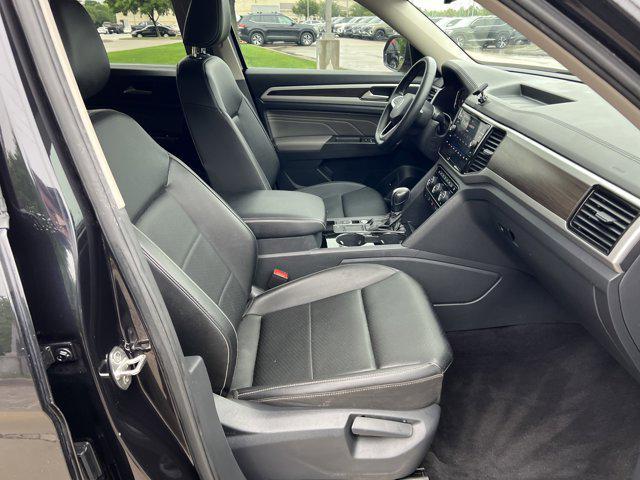 Photo of 2023 Deep Black Pearl Volkswagen Atlas