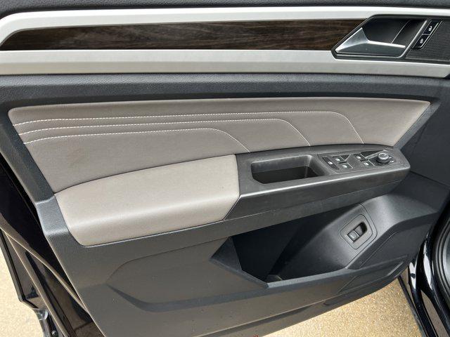 Photo of 2023 Deep Black Pearl Volkswagen Atlas