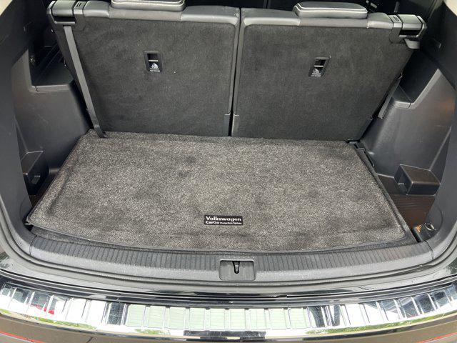 Photo of 2023 Deep Black Pearl Volkswagen Atlas