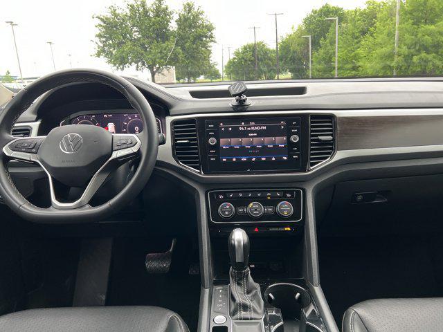 Photo of 2023 Deep Black Pearl Volkswagen Atlas