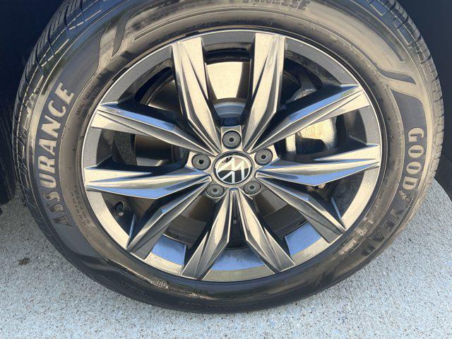 Photo of 2022 Atlantic Blue Metallic Volkswagen Tiguan
