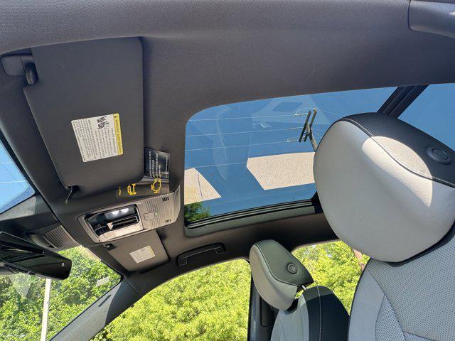 Photo of 2025 Platinum Gray Metallic Volkswagen Tiguan
