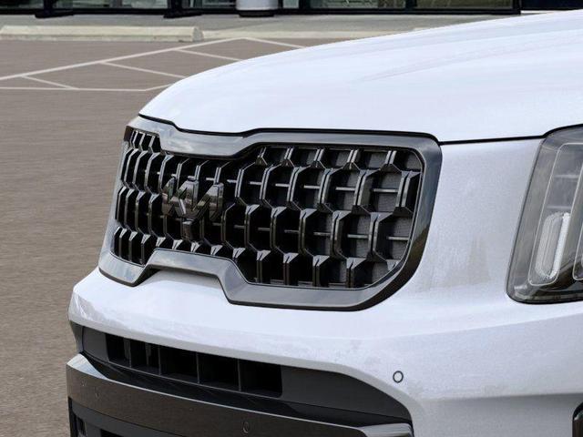 Photo of 2025 Glacial White Pearl Kia Telluride