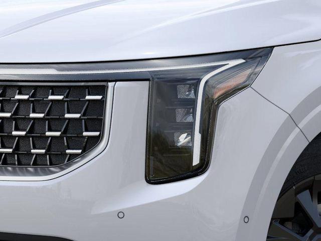 Photo of 2026 Snow White Pearl Kia Carnival