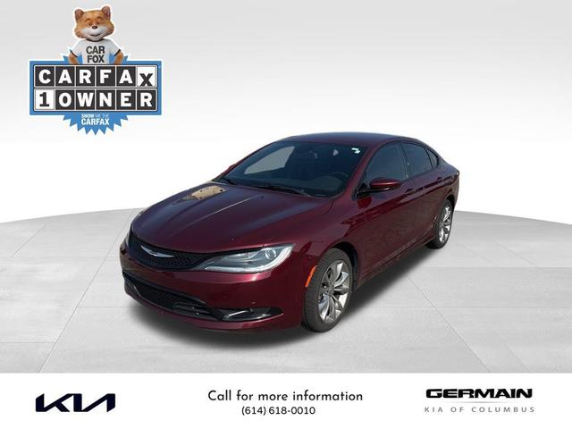 Photo of 2016 Velvet Red Pearlcoat Chrysler 200