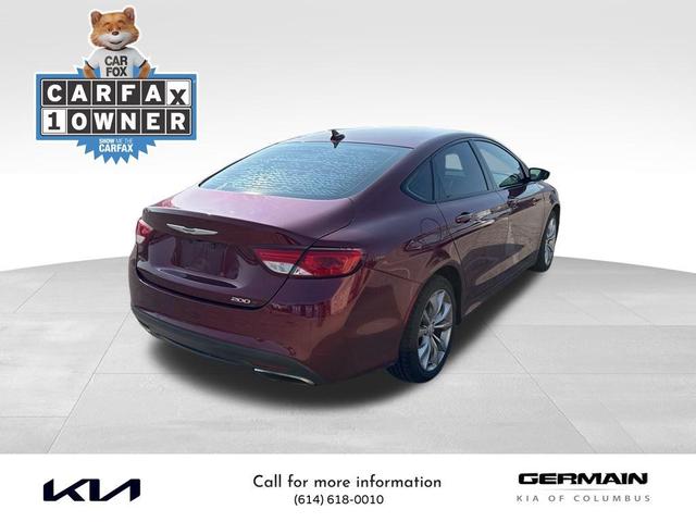 Photo of 2016 Velvet Red Pearlcoat Chrysler 200