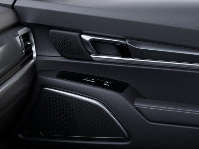 Photo of 2025 Ebony Black Kia Telluride