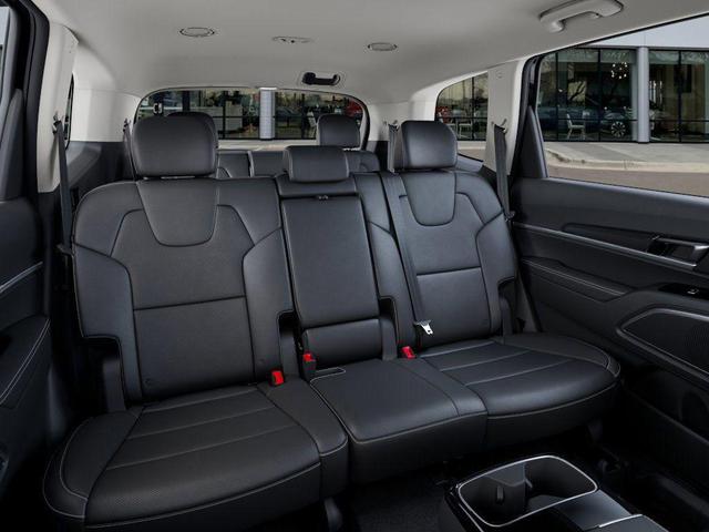 Photo of 2025 Ebony Black Kia Telluride