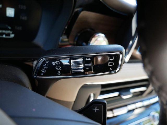 Photo of 2022 Elite Blue Metallic Clearcoat Lincoln Corsair