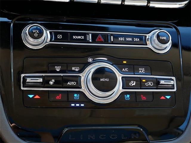 Photo of 2022 Elite Blue Metallic Clearcoat Lincoln Corsair