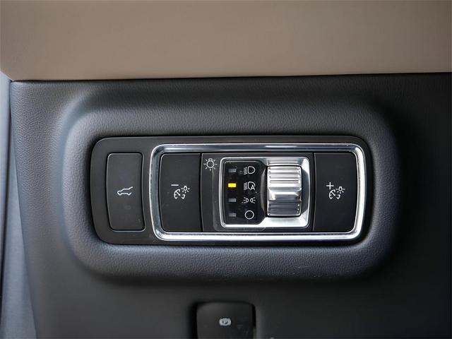 Photo of 2024 Lustrous Gray Metallic Clearcoat Lincoln Nautilus