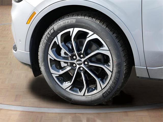 Photo of 2024 Lustrous Gray Metallic Clearcoat Lincoln Nautilus