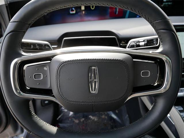 Photo of 2024 Lustrous Gray Metallic Clearcoat Lincoln Nautilus
