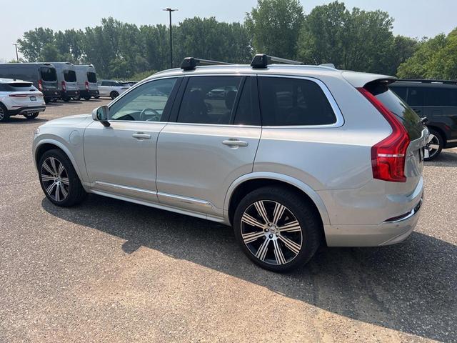Photo of 2022 Champagne Volvo XC90 Recharge Plug-In Hybrid