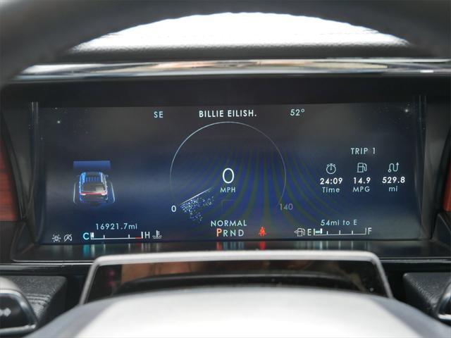 Photo of 2023 Pristine White Metallic Tri-Coat Lincoln Navigator