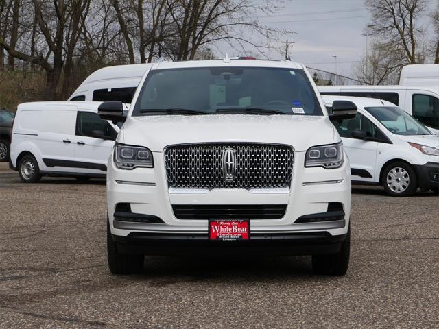 Photo of 2023 Pristine White Metallic Tri-Coat Lincoln Navigator