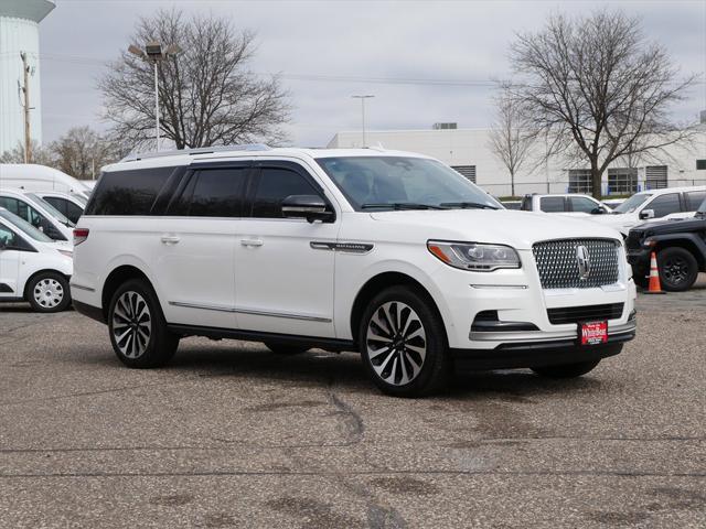 Photo of 2023 Pristine White Metallic Tri-Coat Lincoln Navigator