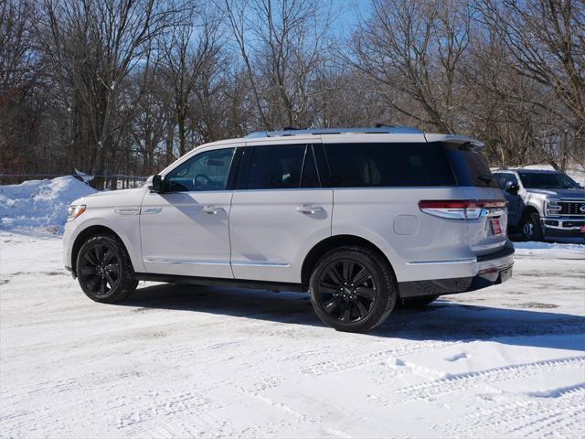 Photo of 2024 Ceramic Pearl Metallic Tri-Coat Lincoln Navigator