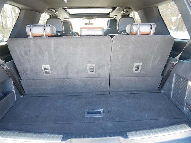 Photo of 2024 Ceramic Pearl Metallic Tri-Coat Lincoln Navigator