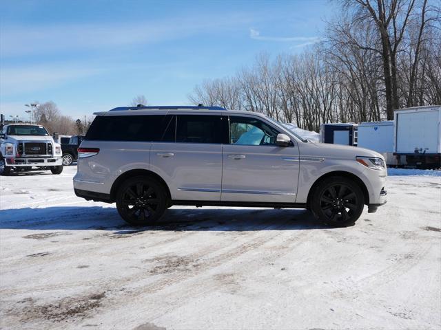 Photo of 2024 Ceramic Pearl Metallic Tri-Coat Lincoln Navigator