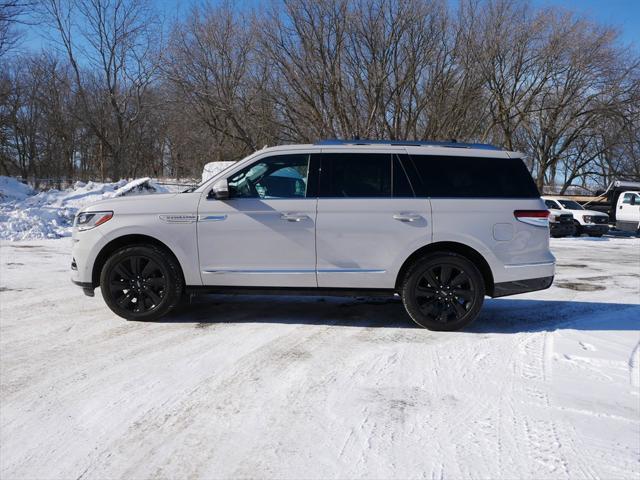 Photo of 2024 Ceramic Pearl Metallic Tri-Coat Lincoln Navigator