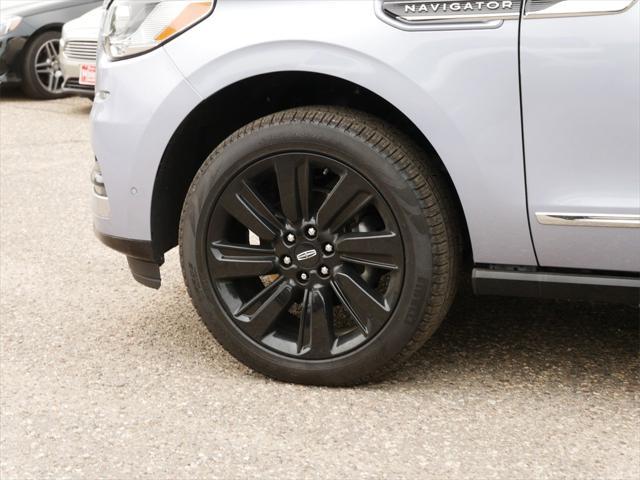 Photo of 2024 Chroma Crystal Blue Metallic Premium Colorant Lincoln Navigator