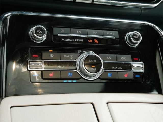 Photo of 2024 Chroma Crystal Blue Metallic Premium Colorant Lincoln Navigator