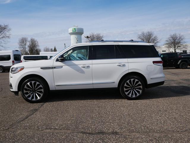 Photo of 2024 Pristine White Metallic Tri-Coat Lincoln Navigator