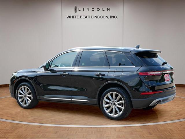 Photo of 2022 Infinite Black Metallic Clearcoat Lincoln Corsair