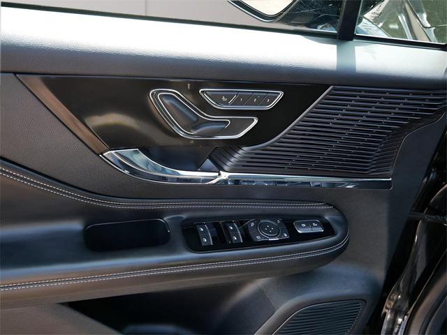 Photo of 2022 Infinite Black Metallic Clearcoat Lincoln Corsair