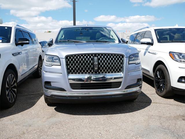 Photo of 2023 Chroma Crystal Blue Metallic Premium Colorant Lincoln Navigator