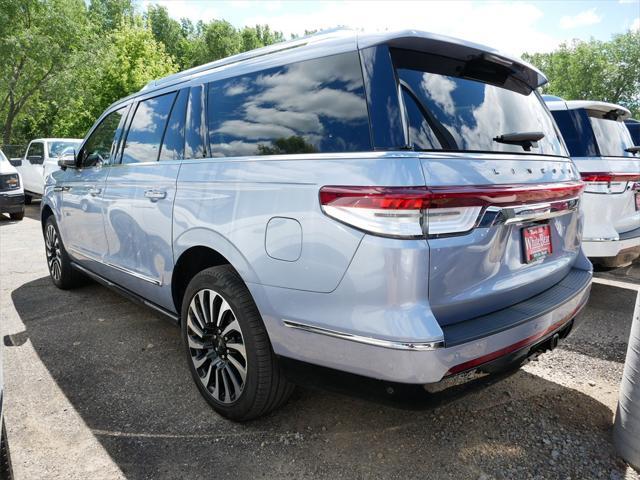 Photo of 2023 Chroma Crystal Blue Metallic Premium Colorant Lincoln Navigator