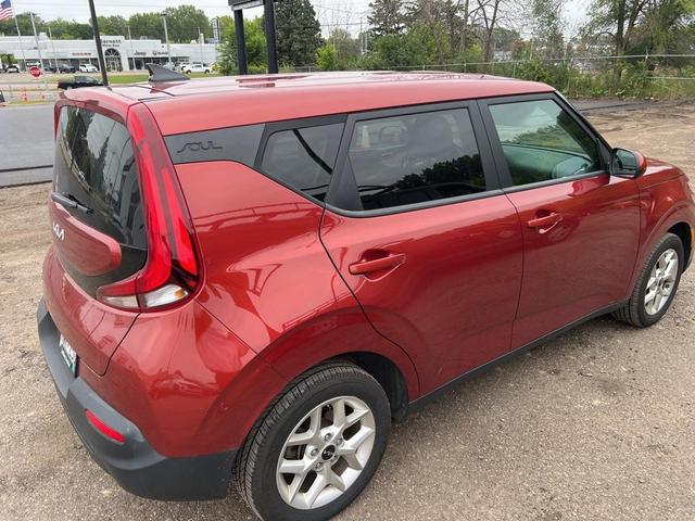 Photo of 2022 Mars Orange Kia Soul