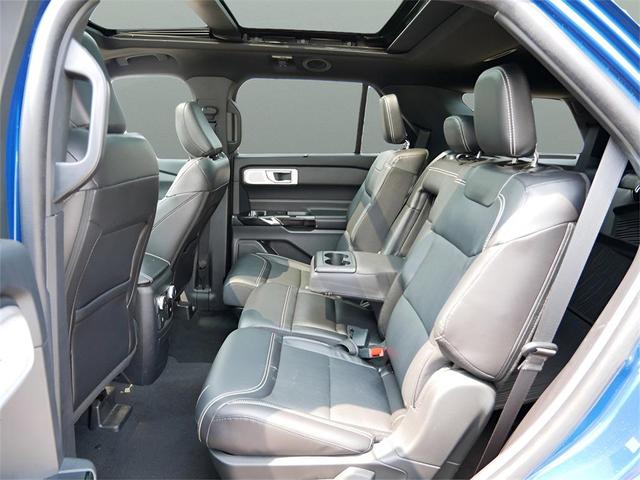 Photo of 2022 Blue Ford Explorer