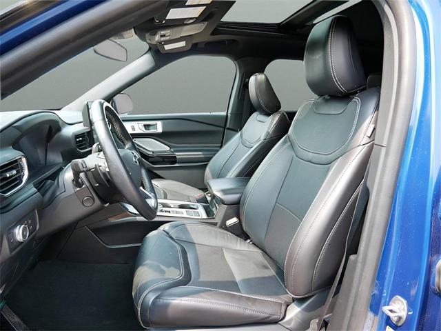 Photo of 2022 Blue Ford Explorer